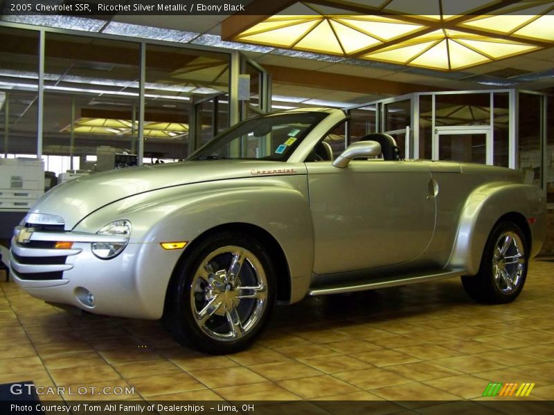 Ricochet Silver Metallic / Ebony Black 2005 Chevrolet SSR