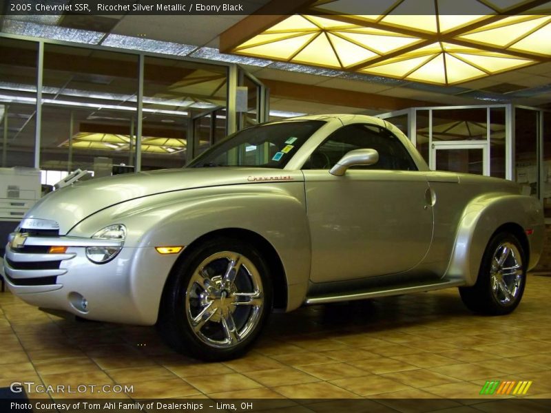 Ricochet Silver Metallic / Ebony Black 2005 Chevrolet SSR