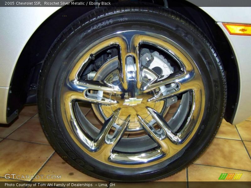Ricochet Silver Metallic / Ebony Black 2005 Chevrolet SSR