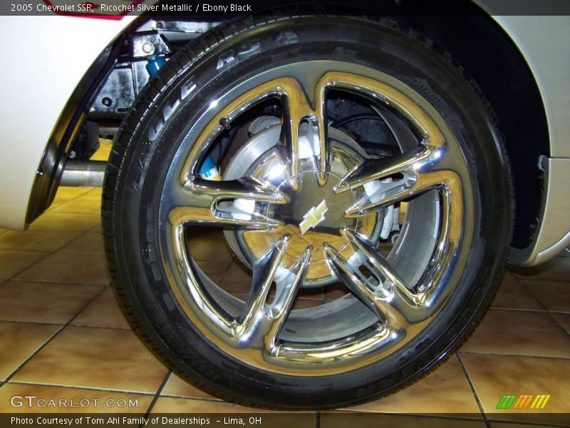Ricochet Silver Metallic / Ebony Black 2005 Chevrolet SSR