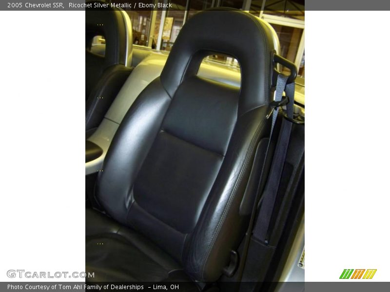 Ricochet Silver Metallic / Ebony Black 2005 Chevrolet SSR