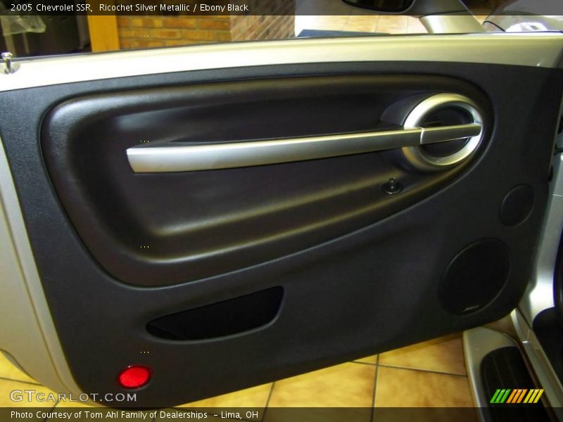 Ricochet Silver Metallic / Ebony Black 2005 Chevrolet SSR