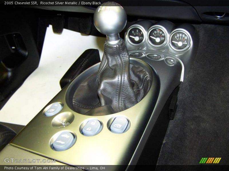 Ricochet Silver Metallic / Ebony Black 2005 Chevrolet SSR