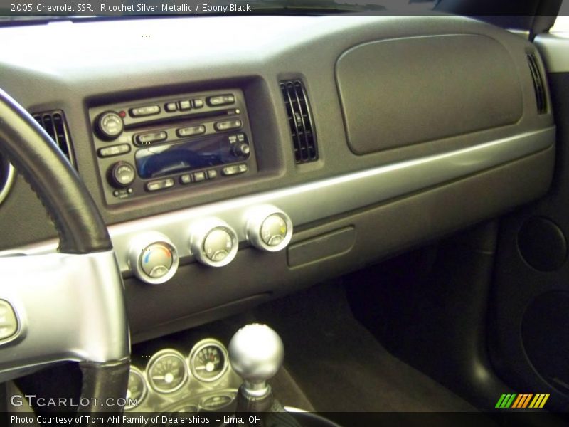 Ricochet Silver Metallic / Ebony Black 2005 Chevrolet SSR