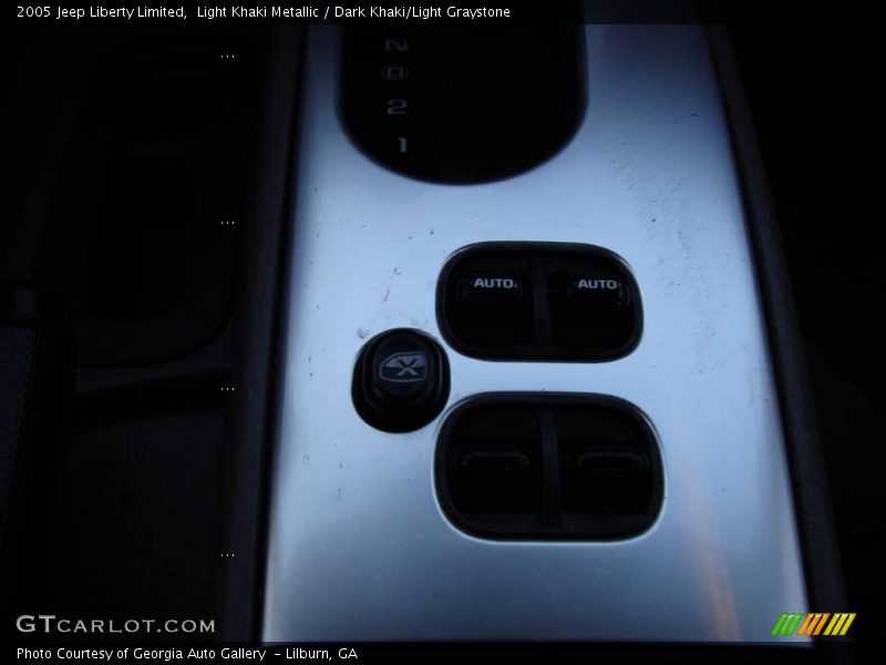 Light Khaki Metallic / Dark Khaki/Light Graystone 2005 Jeep Liberty Limited