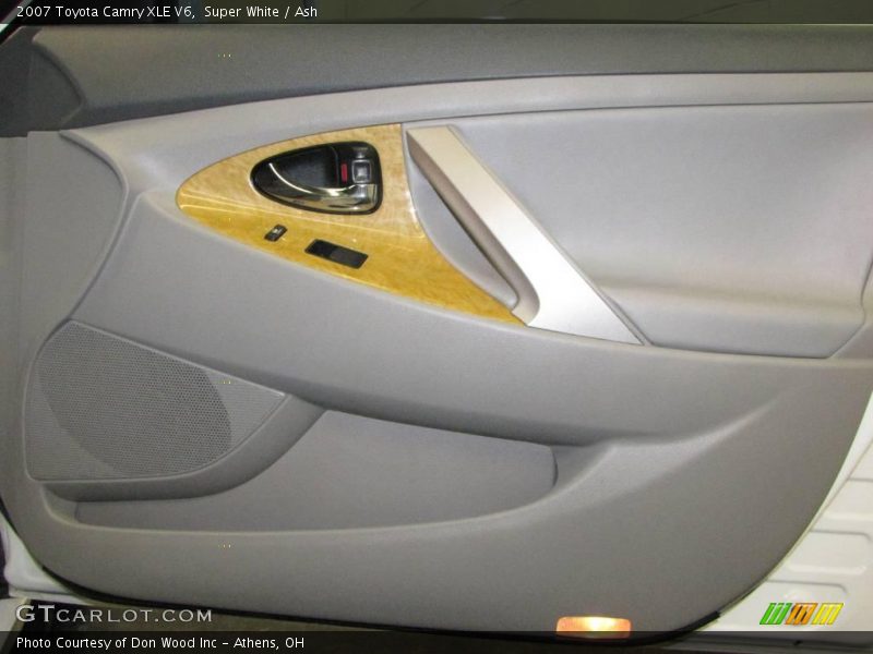 Super White / Ash 2007 Toyota Camry XLE V6