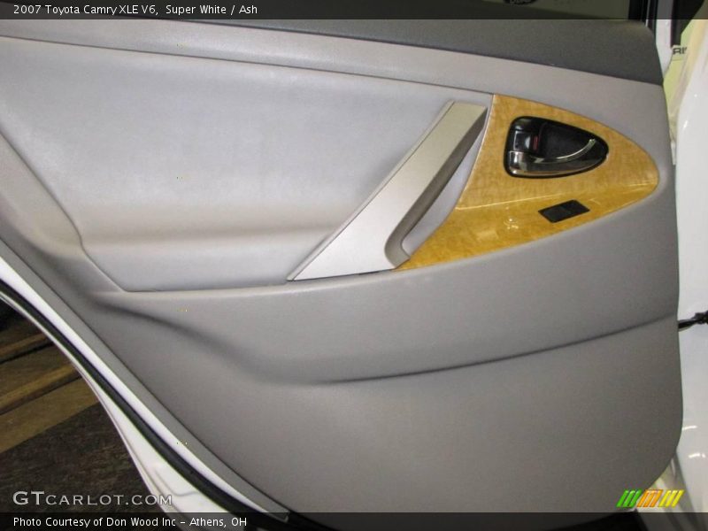 Super White / Ash 2007 Toyota Camry XLE V6