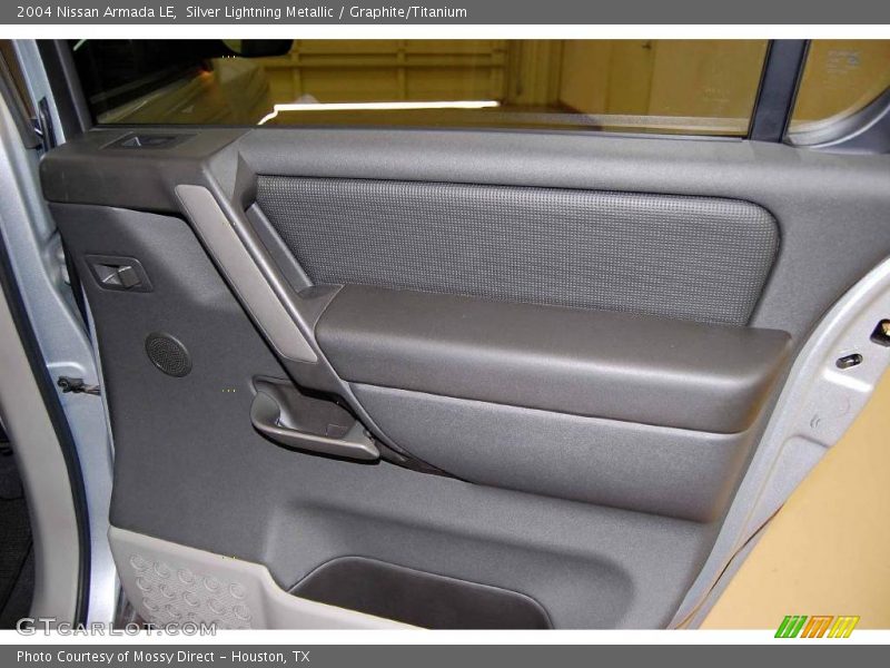 Silver Lightning Metallic / Graphite/Titanium 2004 Nissan Armada LE