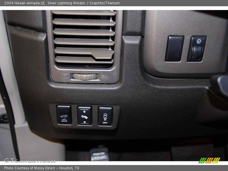 Silver Lightning Metallic / Graphite/Titanium 2004 Nissan Armada LE