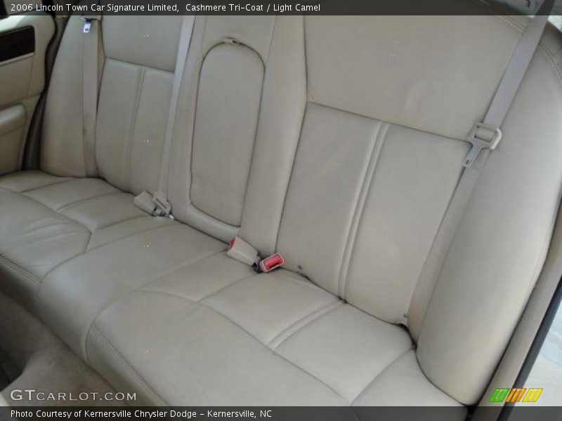 Cashmere Tri-Coat / Light Camel 2006 Lincoln Town Car Signature Limited