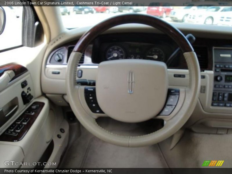 Cashmere Tri-Coat / Light Camel 2006 Lincoln Town Car Signature Limited