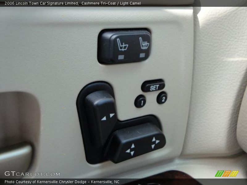 Cashmere Tri-Coat / Light Camel 2006 Lincoln Town Car Signature Limited