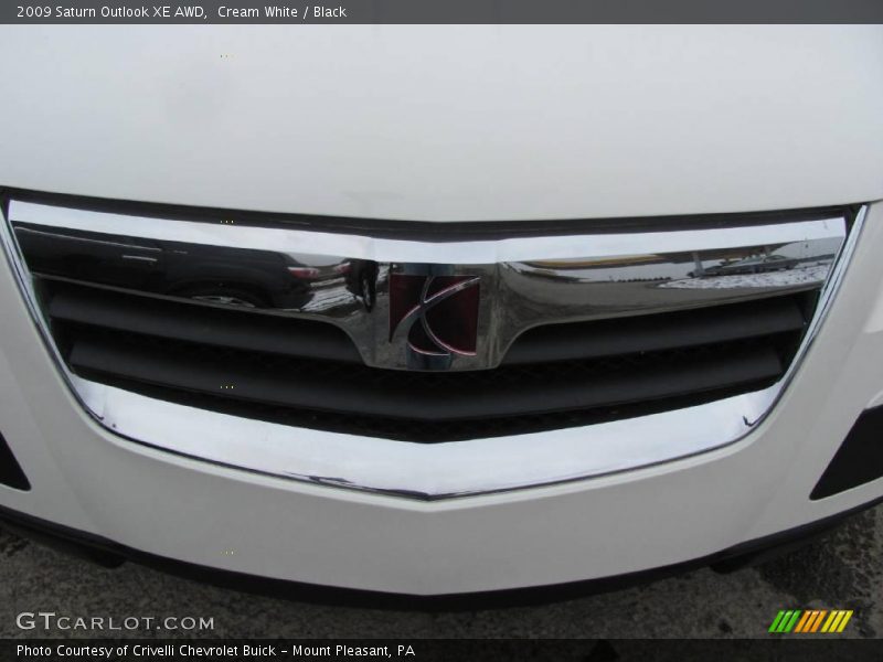 Cream White / Black 2009 Saturn Outlook XE AWD