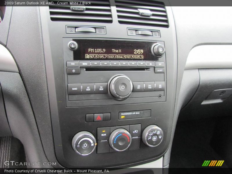 Cream White / Black 2009 Saturn Outlook XE AWD