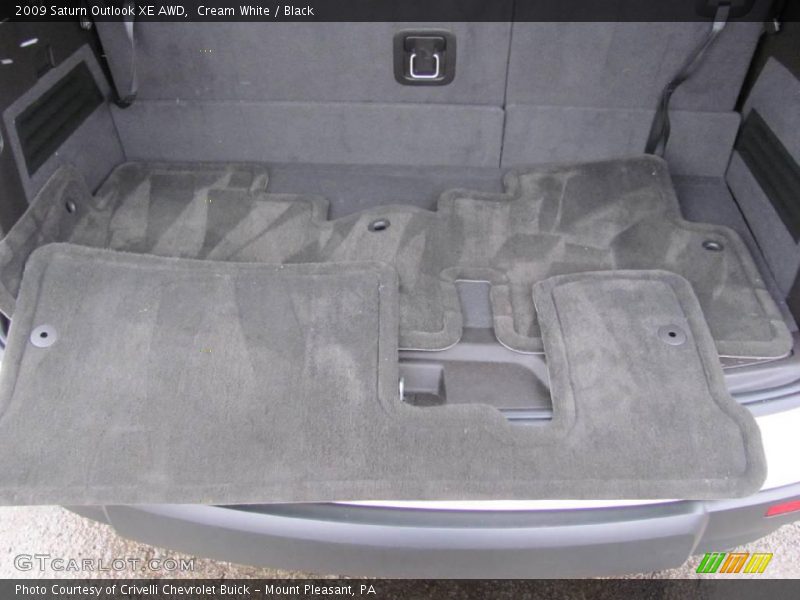 Cream White / Black 2009 Saturn Outlook XE AWD