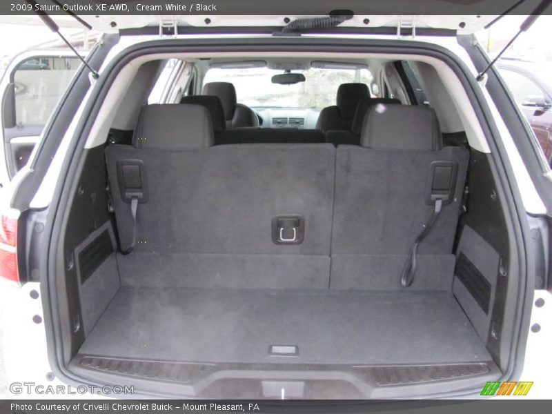 Cream White / Black 2009 Saturn Outlook XE AWD