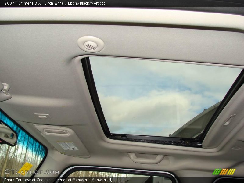 Birch White / Ebony Black/Morocco 2007 Hummer H3 X