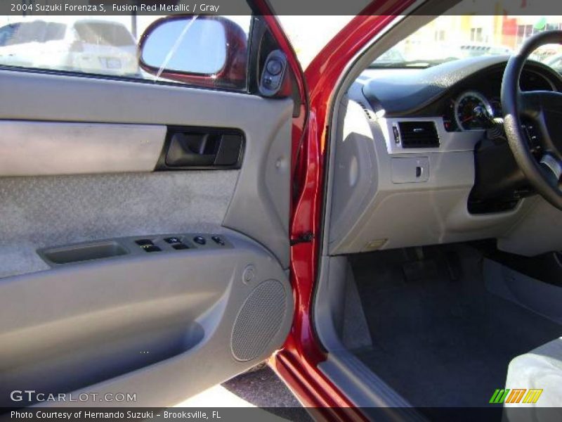 Fusion Red Metallic / Gray 2004 Suzuki Forenza S