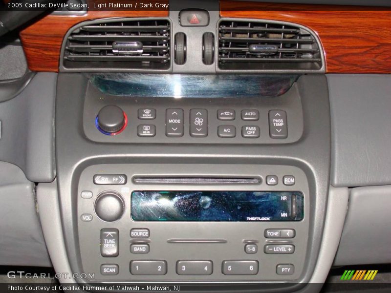 Light Platinum / Dark Gray 2005 Cadillac DeVille Sedan