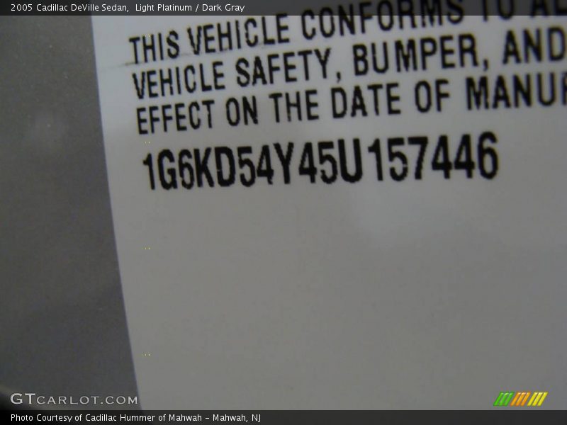Light Platinum / Dark Gray 2005 Cadillac DeVille Sedan