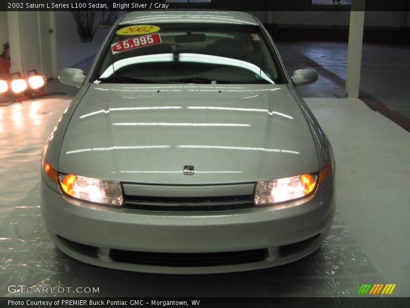 Bright Silver / Gray 2002 Saturn L Series L100 Sedan