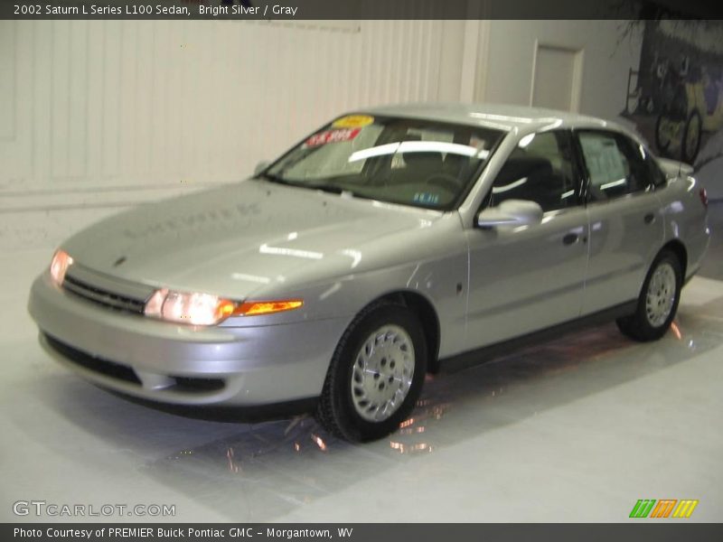 Bright Silver / Gray 2002 Saturn L Series L100 Sedan