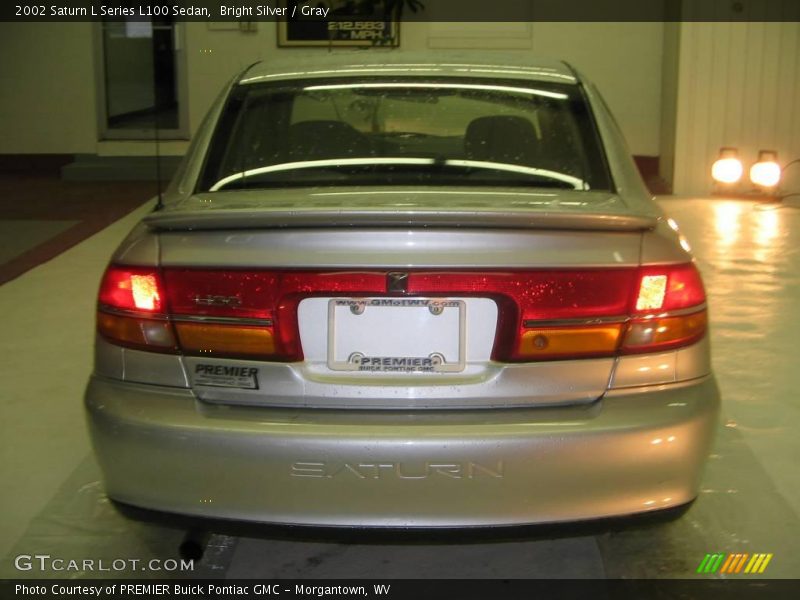 Bright Silver / Gray 2002 Saturn L Series L100 Sedan