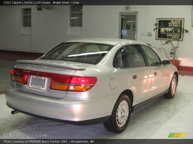 Bright Silver / Gray 2002 Saturn L Series L100 Sedan
