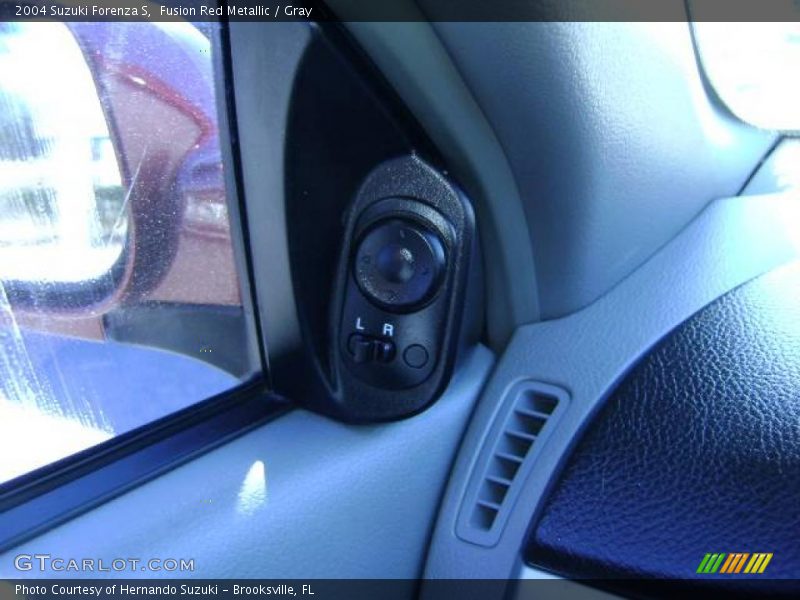 Fusion Red Metallic / Gray 2004 Suzuki Forenza S