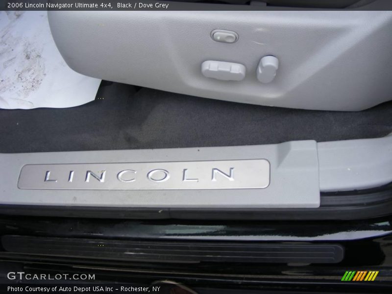 Black / Dove Grey 2006 Lincoln Navigator Ultimate 4x4