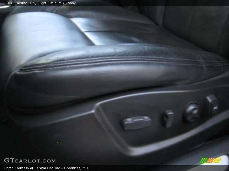 Light Platinum / Ebony 2008 Cadillac DTS