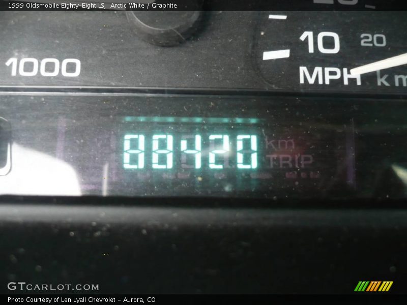 Arctic White / Graphite 1999 Oldsmobile Eighty-Eight LS