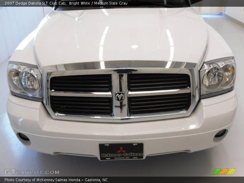 Bright White / Medium Slate Gray 2007 Dodge Dakota SLT Club Cab