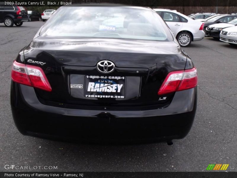 Black / Bisque 2009 Toyota Camry LE