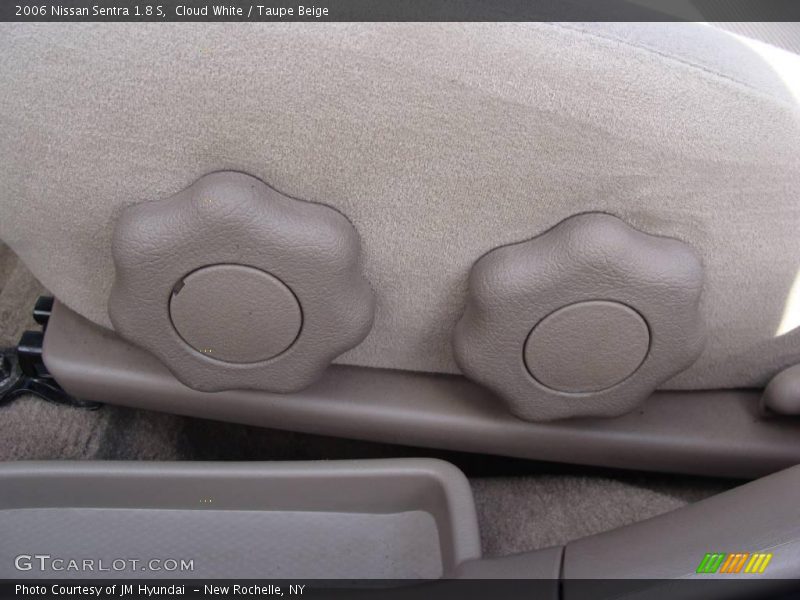 Cloud White / Taupe Beige 2006 Nissan Sentra 1.8 S