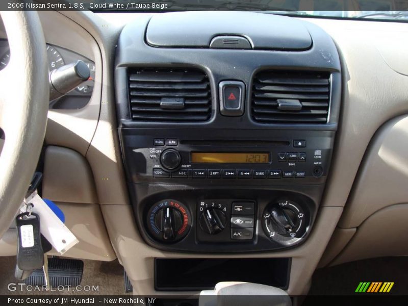 Cloud White / Taupe Beige 2006 Nissan Sentra 1.8 S