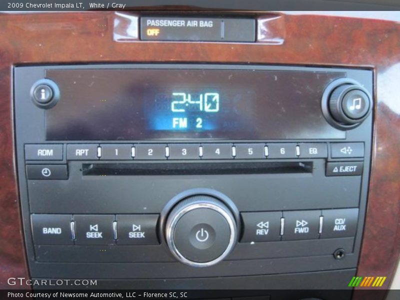 White / Gray 2009 Chevrolet Impala LT