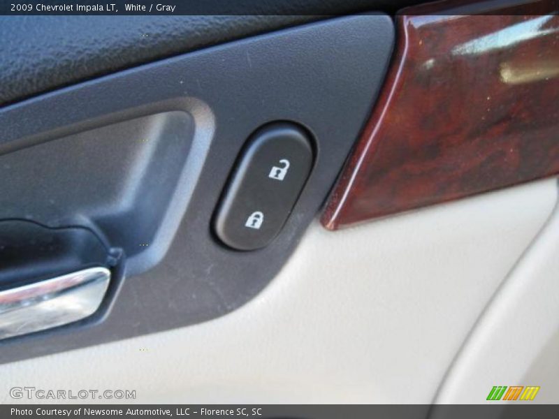 White / Gray 2009 Chevrolet Impala LT