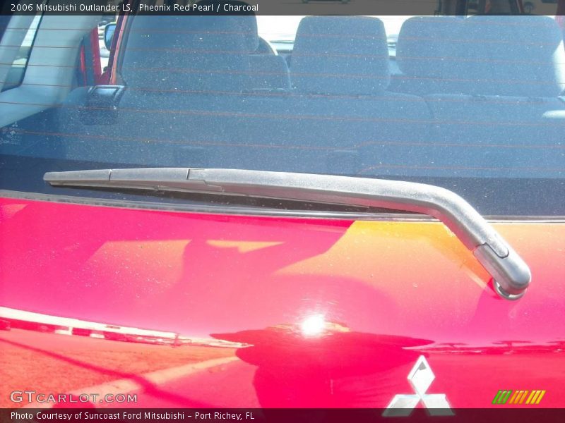 Pheonix Red Pearl / Charcoal 2006 Mitsubishi Outlander LS