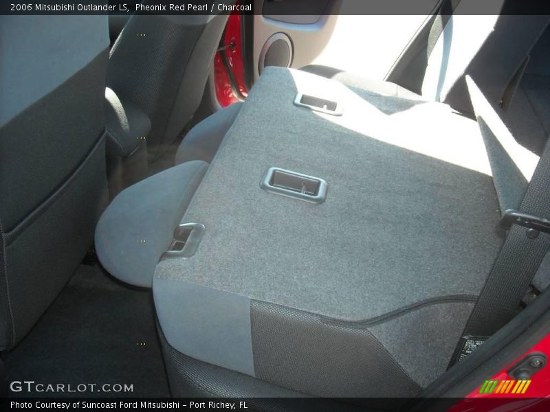 Pheonix Red Pearl / Charcoal 2006 Mitsubishi Outlander LS