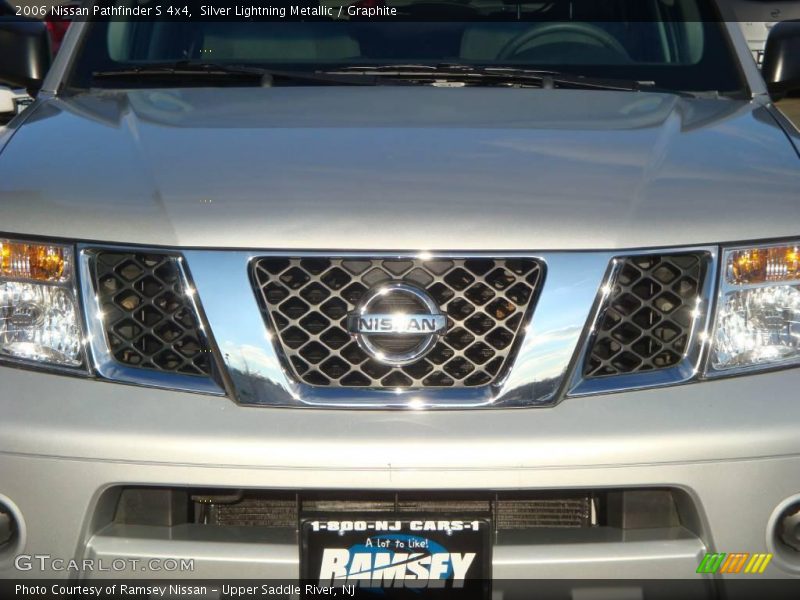 Silver Lightning Metallic / Graphite 2006 Nissan Pathfinder S 4x4