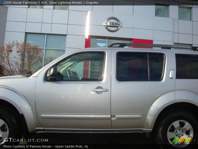 Silver Lightning Metallic / Graphite 2006 Nissan Pathfinder S 4x4