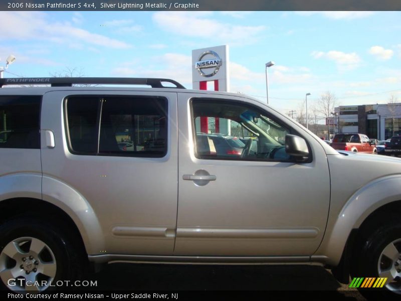 Silver Lightning Metallic / Graphite 2006 Nissan Pathfinder S 4x4