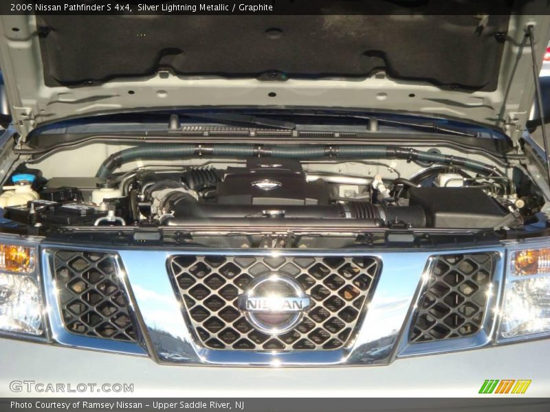 Silver Lightning Metallic / Graphite 2006 Nissan Pathfinder S 4x4