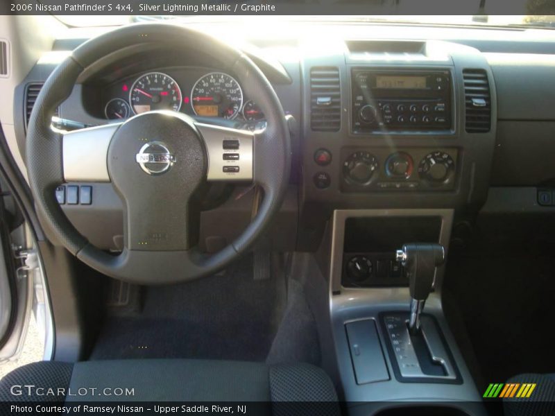 Silver Lightning Metallic / Graphite 2006 Nissan Pathfinder S 4x4