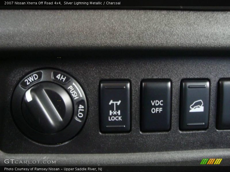 Silver Lightning Metallic / Charcoal 2007 Nissan Xterra Off Road 4x4