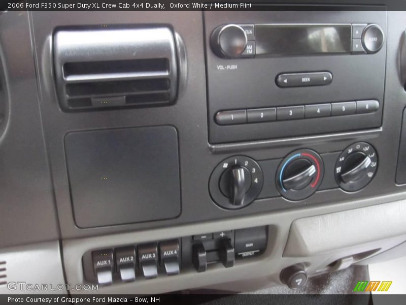 Oxford White / Medium Flint 2006 Ford F350 Super Duty XL Crew Cab 4x4 Dually