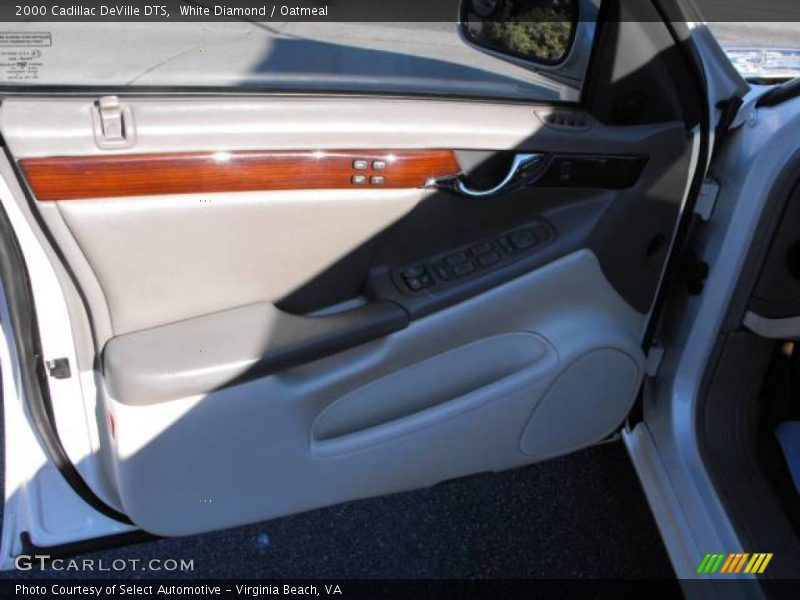 White Diamond / Oatmeal 2000 Cadillac DeVille DTS