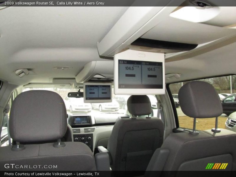Calla Lilly White / Aero Grey 2009 Volkswagen Routan SE