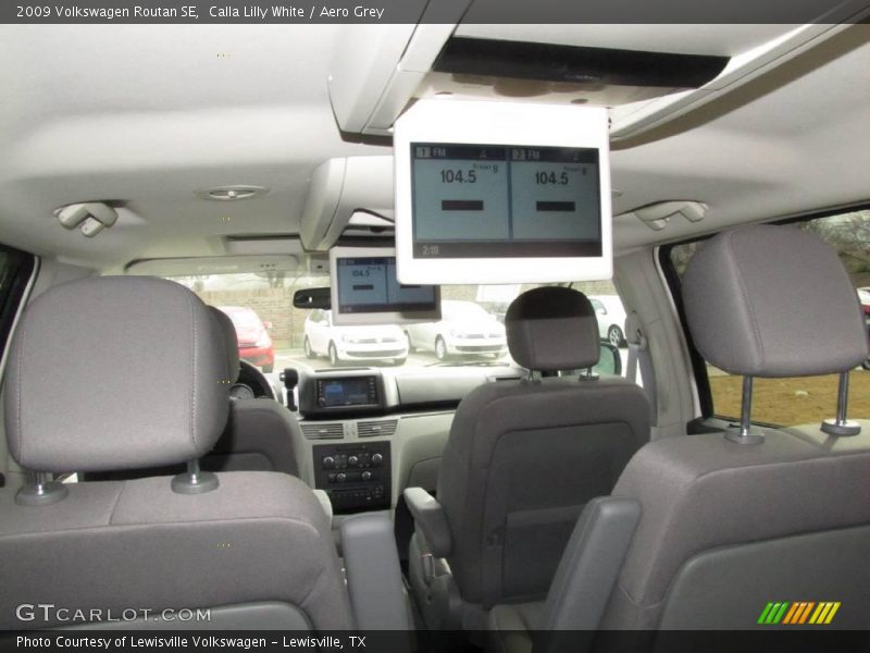 Calla Lilly White / Aero Grey 2009 Volkswagen Routan SE